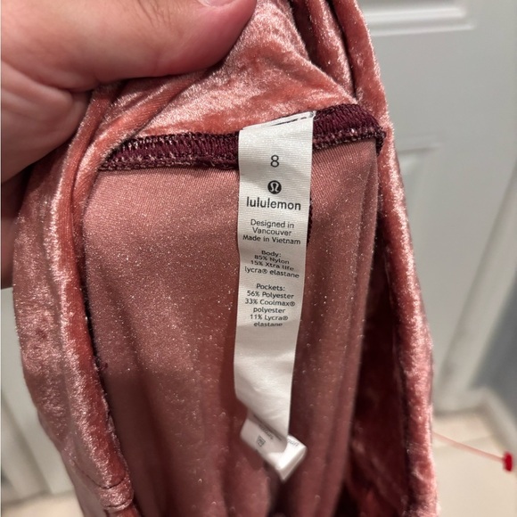 LULULEMON- Wunder Lounge High-Rise Tight 28" Crushed Velvet Soft Cranberry - Picture 5 of 6